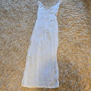 Elegant White Sleeveless Dress